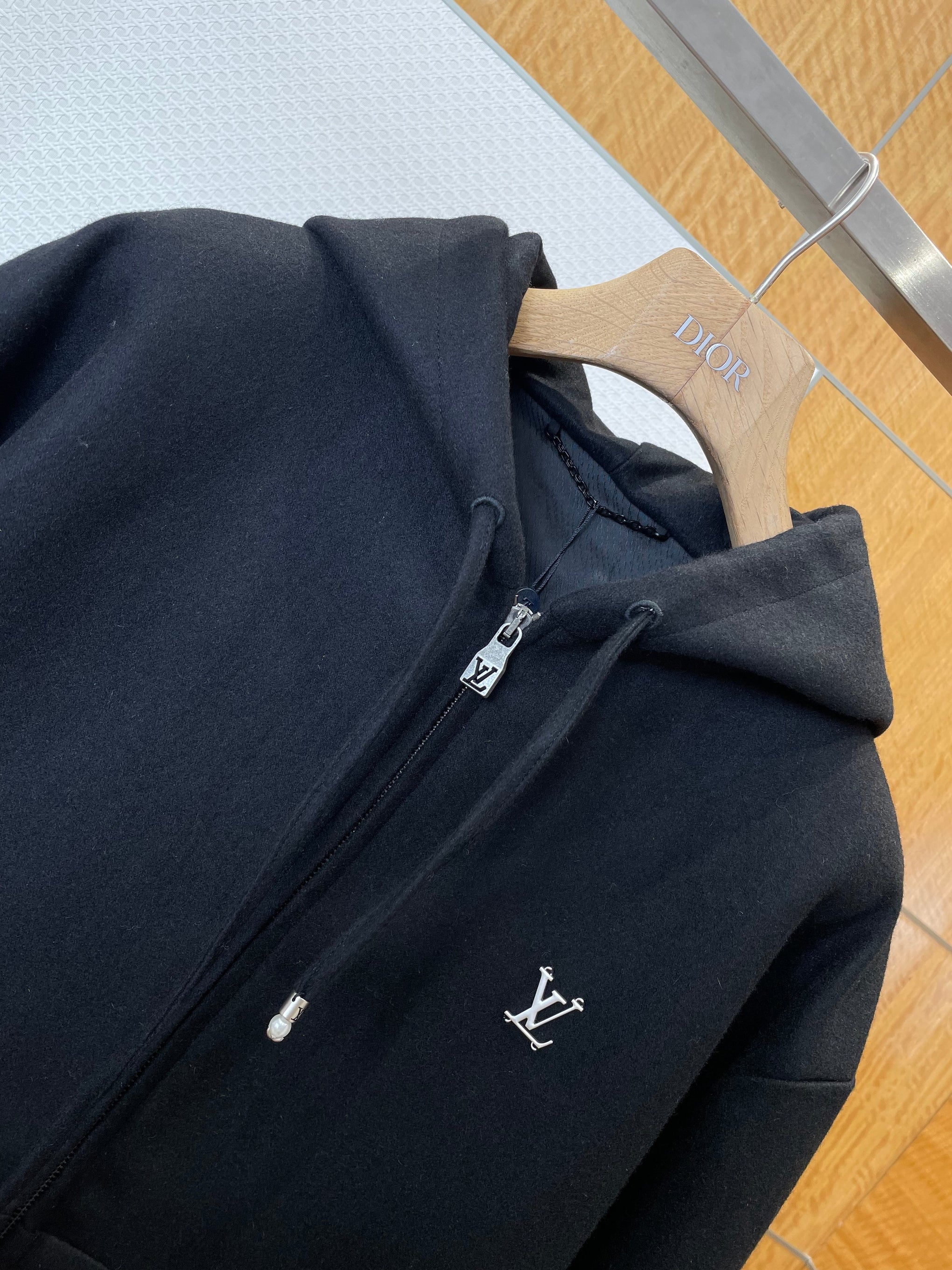LOU ZIP HOODIE