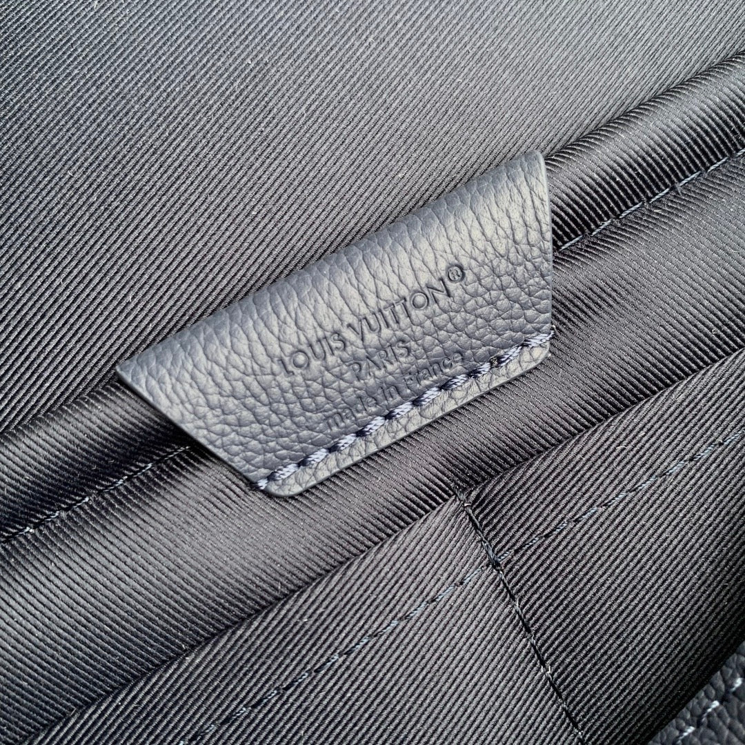 LOU SPEED MESSENGER BAG