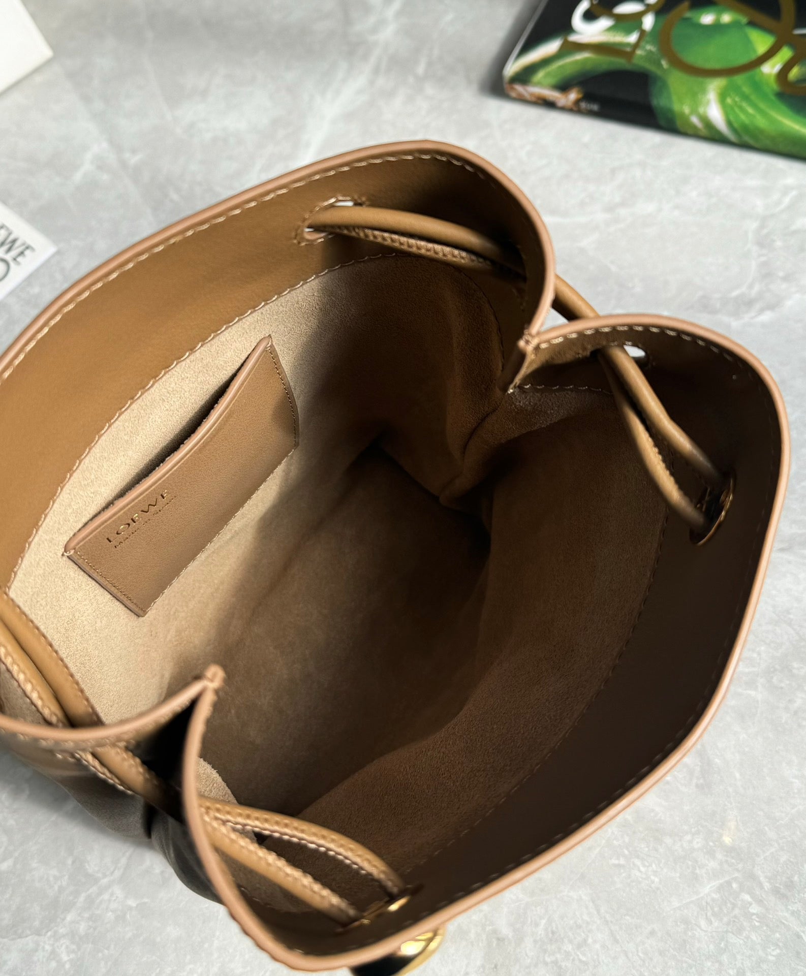 LOEW PEBBLE POUCH