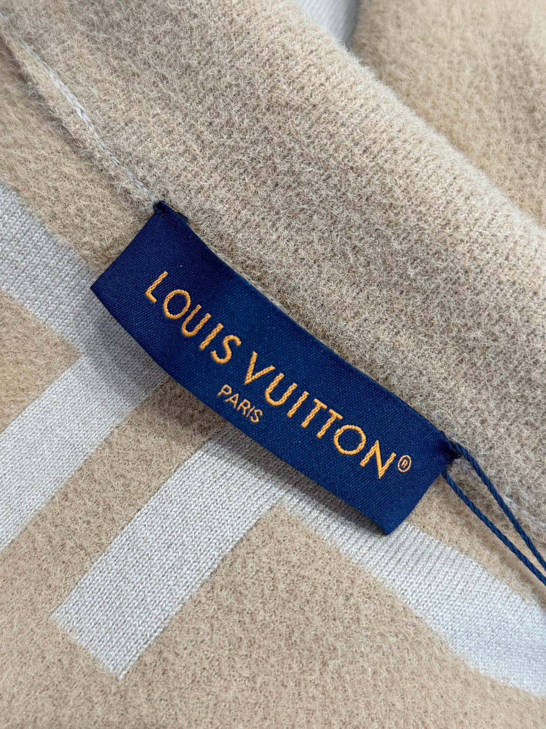 LOU ZIP CARDIGAN