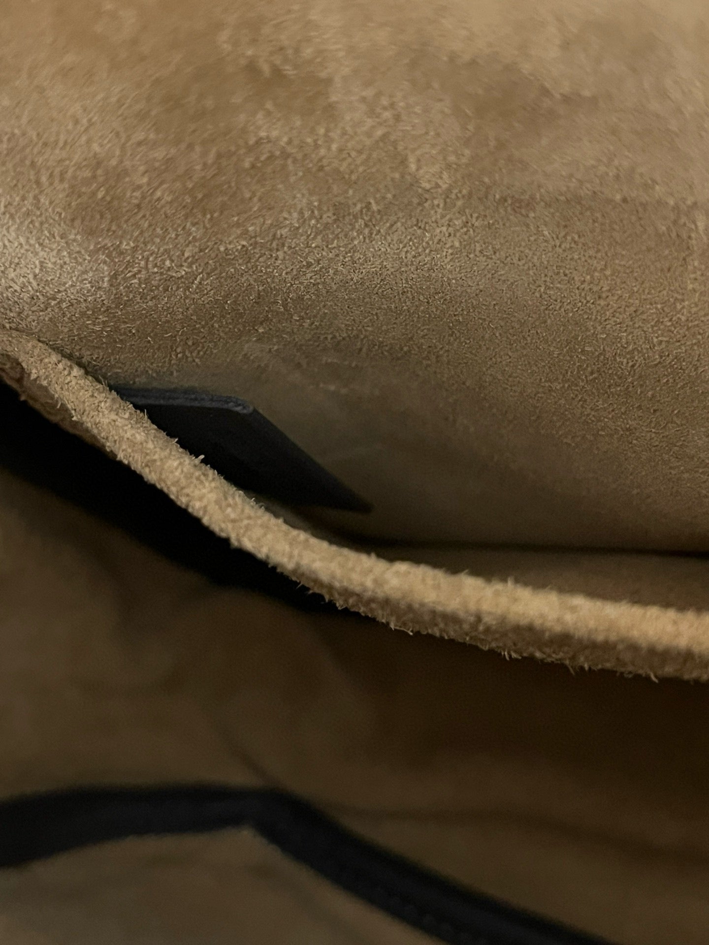 LOEW PEBBLE MESSENGER BAG