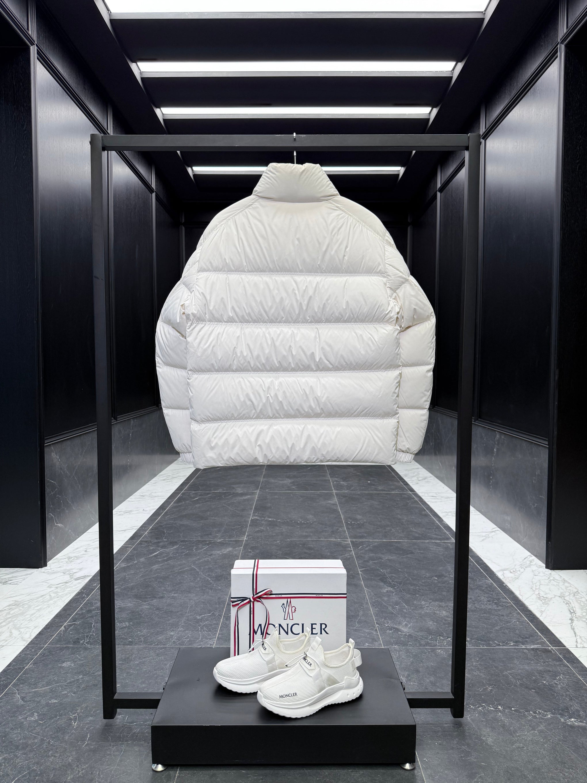 MONC BOUVAQUE JACKET