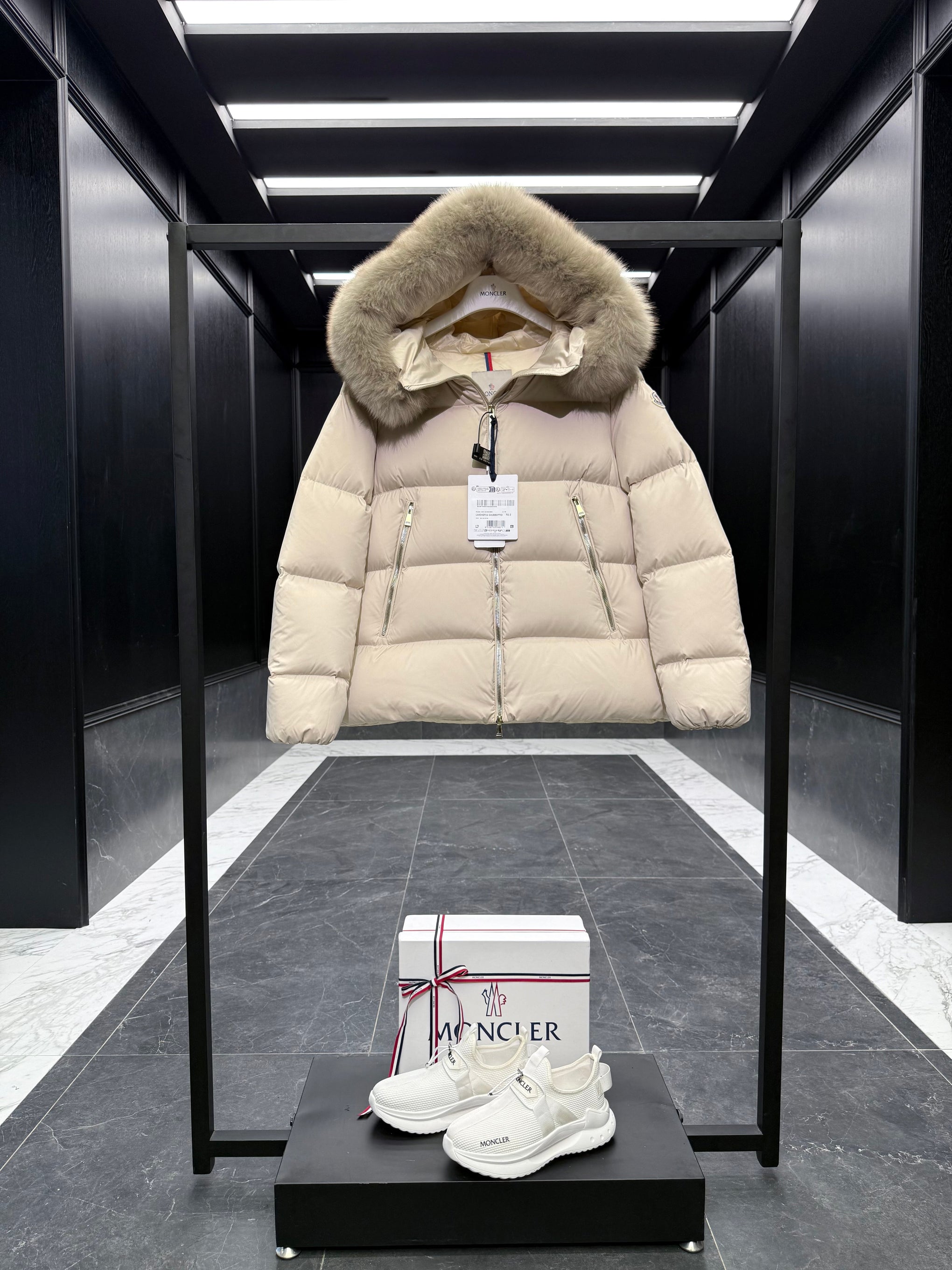 MONC LAICHEFUR JACKET