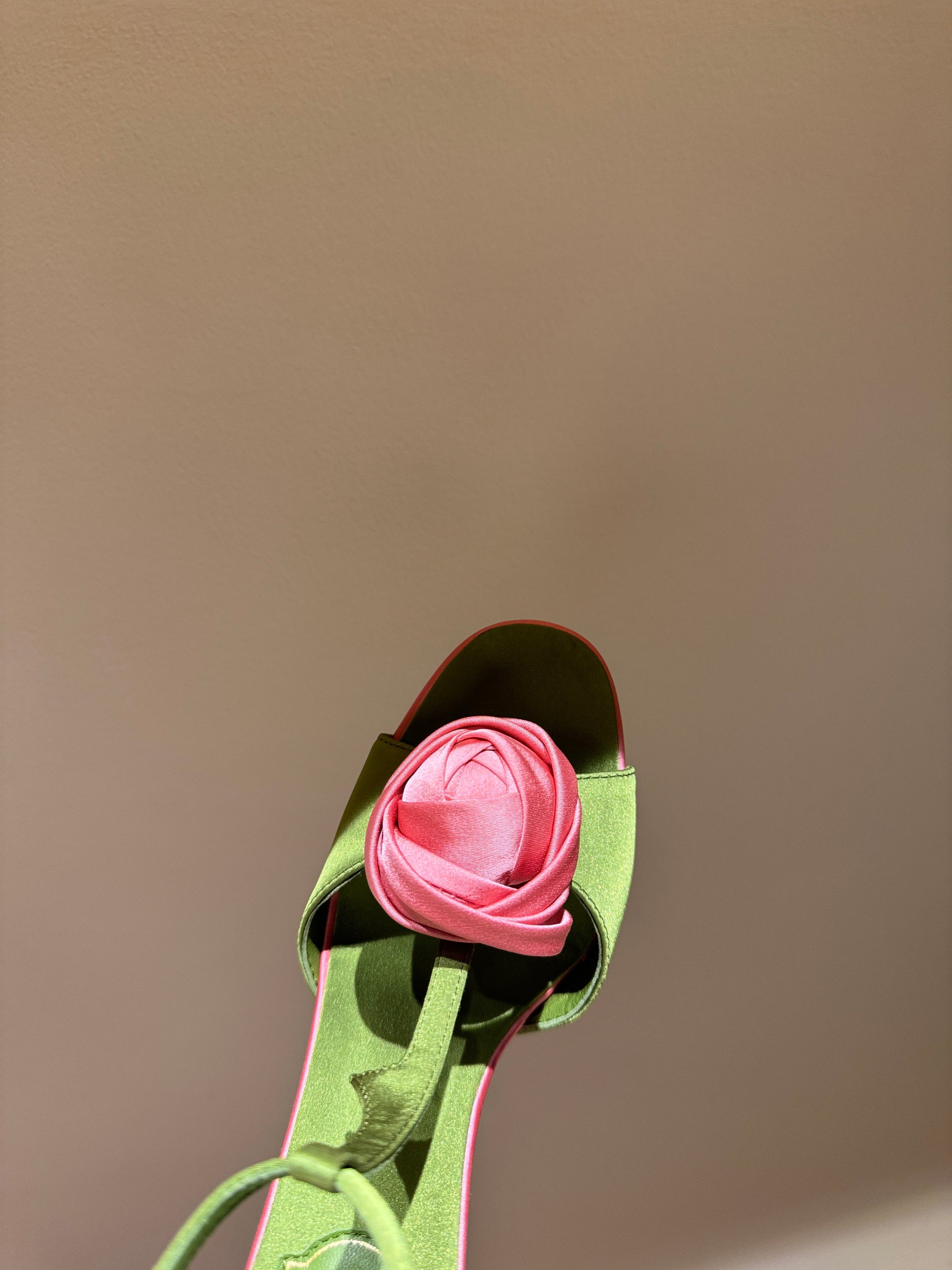 ROGER V HEELS