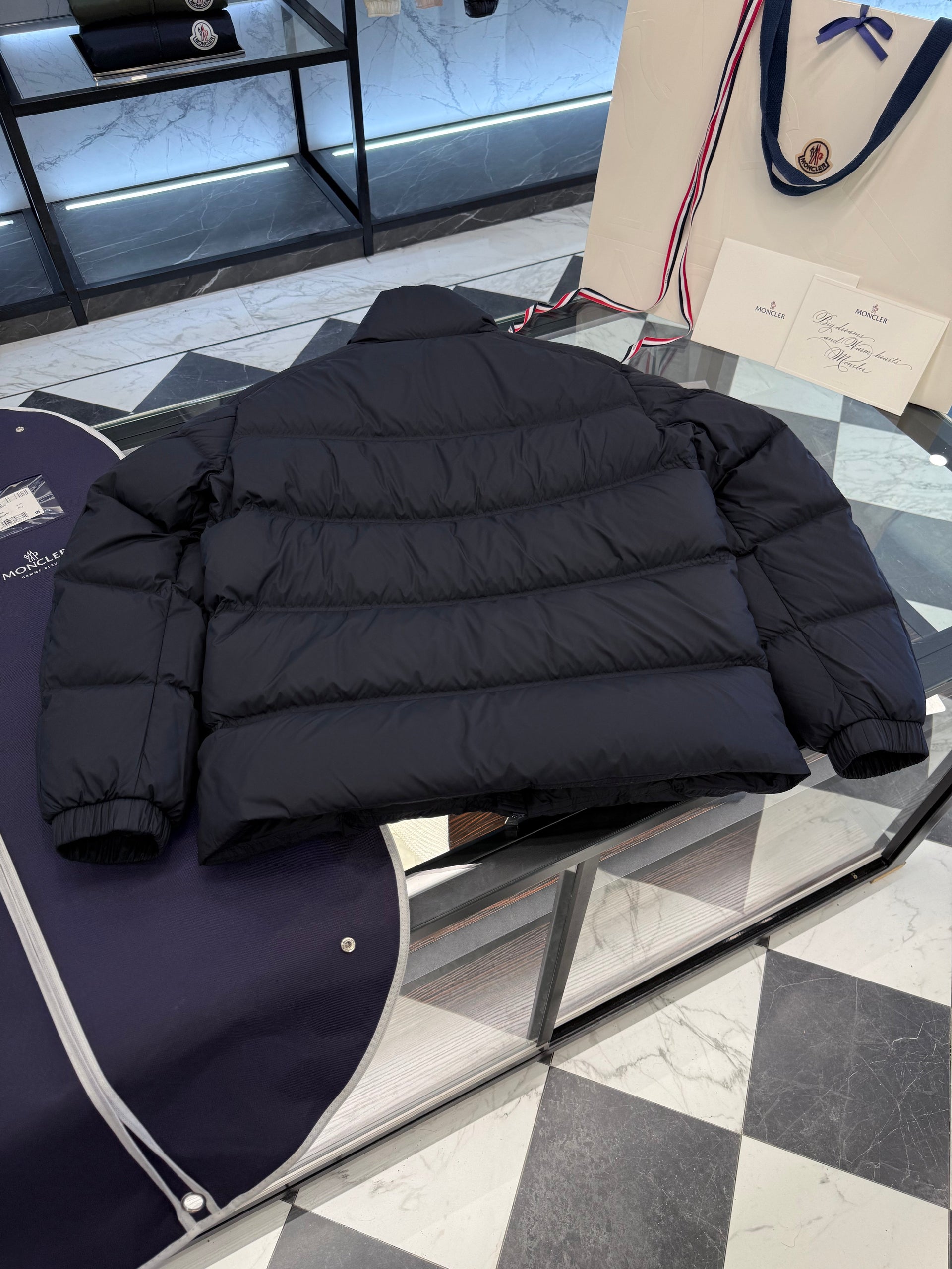 MONC BOUVAQUE JACKET