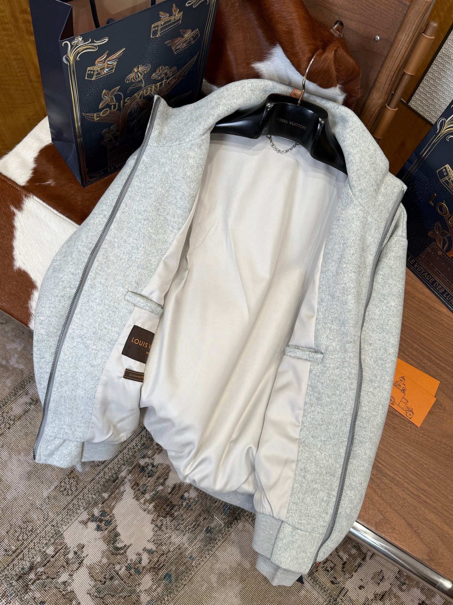 LOU JACKET