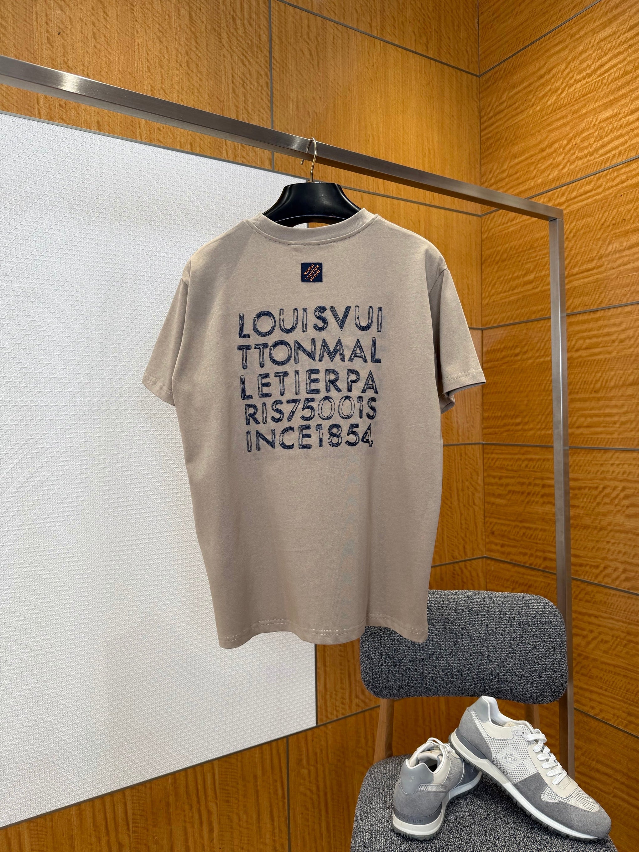 LOU T-SHIRT
