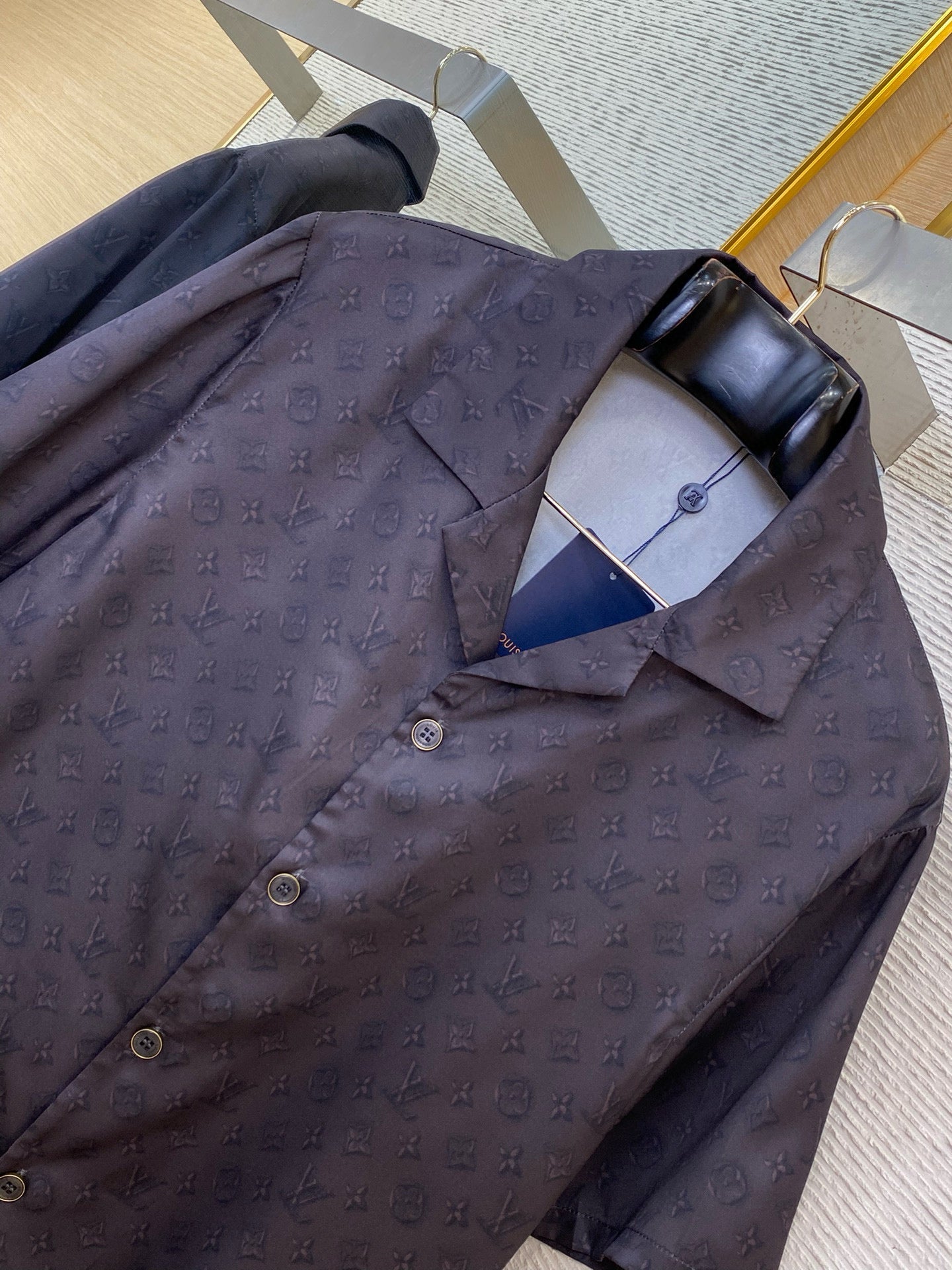 LOU SHIRT