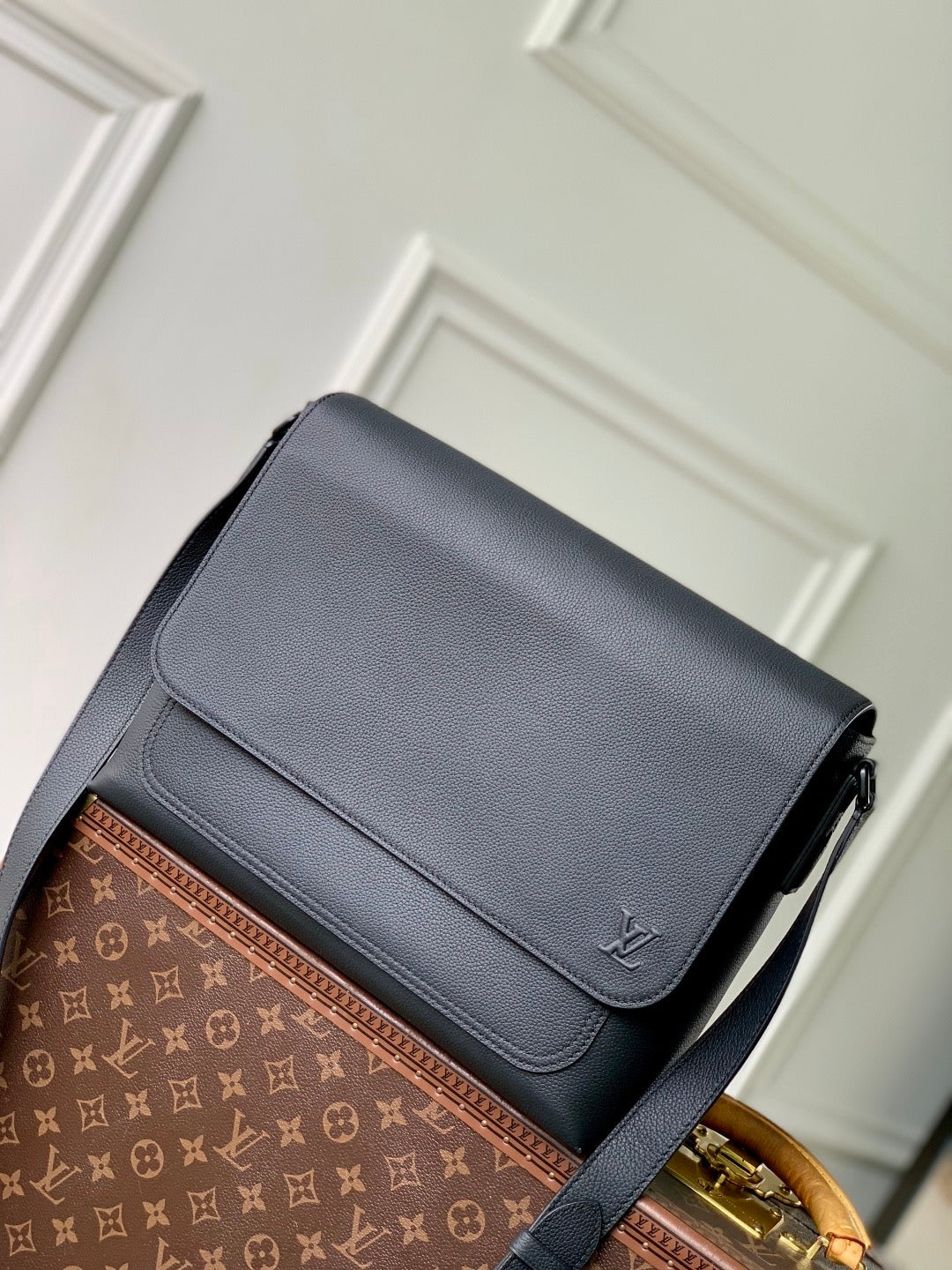 LOU SPEED MESSENGER BAG