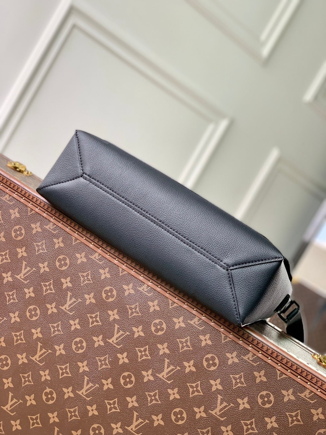 LOU SPEED MESSENGER BAG