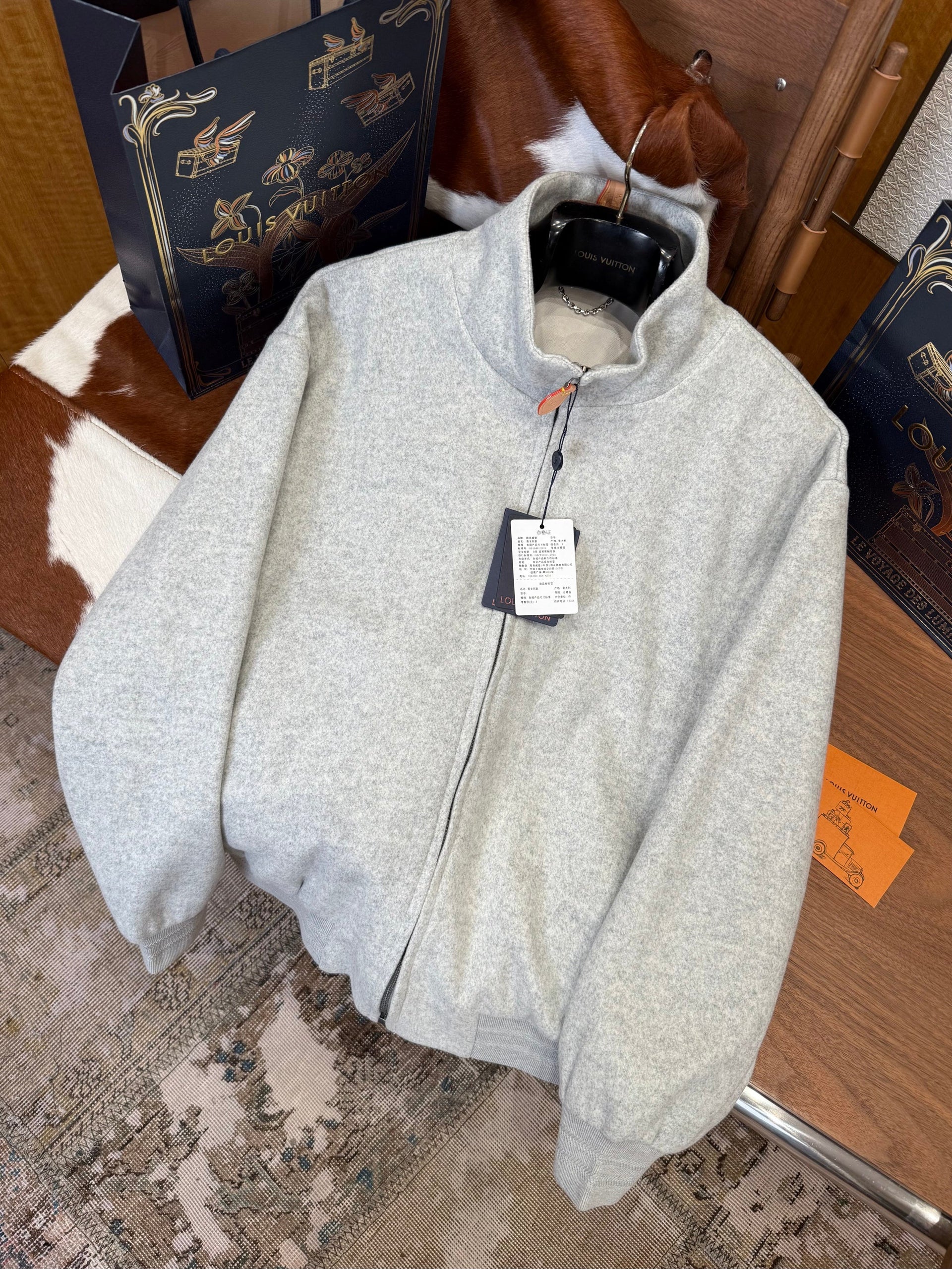 LOU JACKET