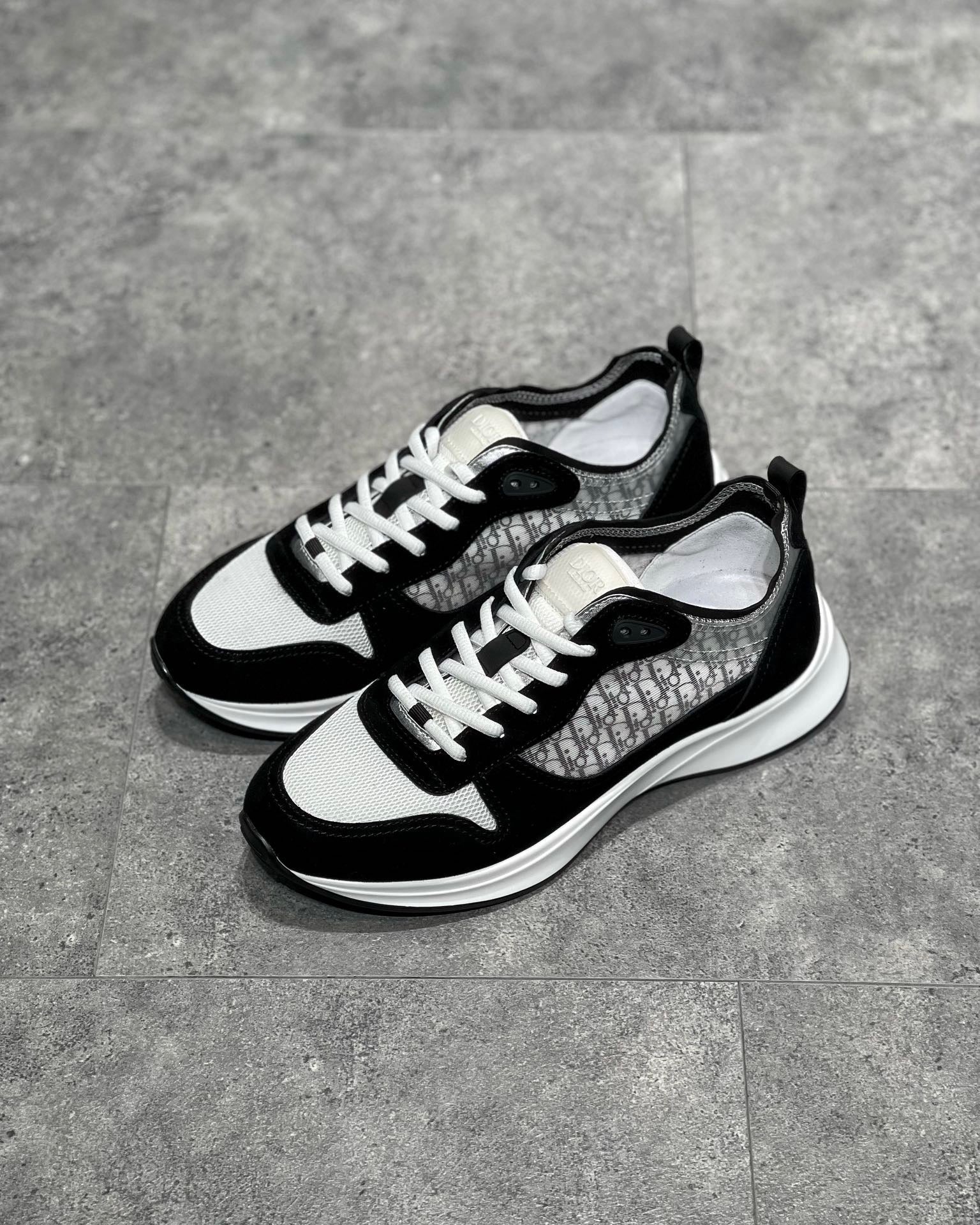 CD B25 SNEAKERS