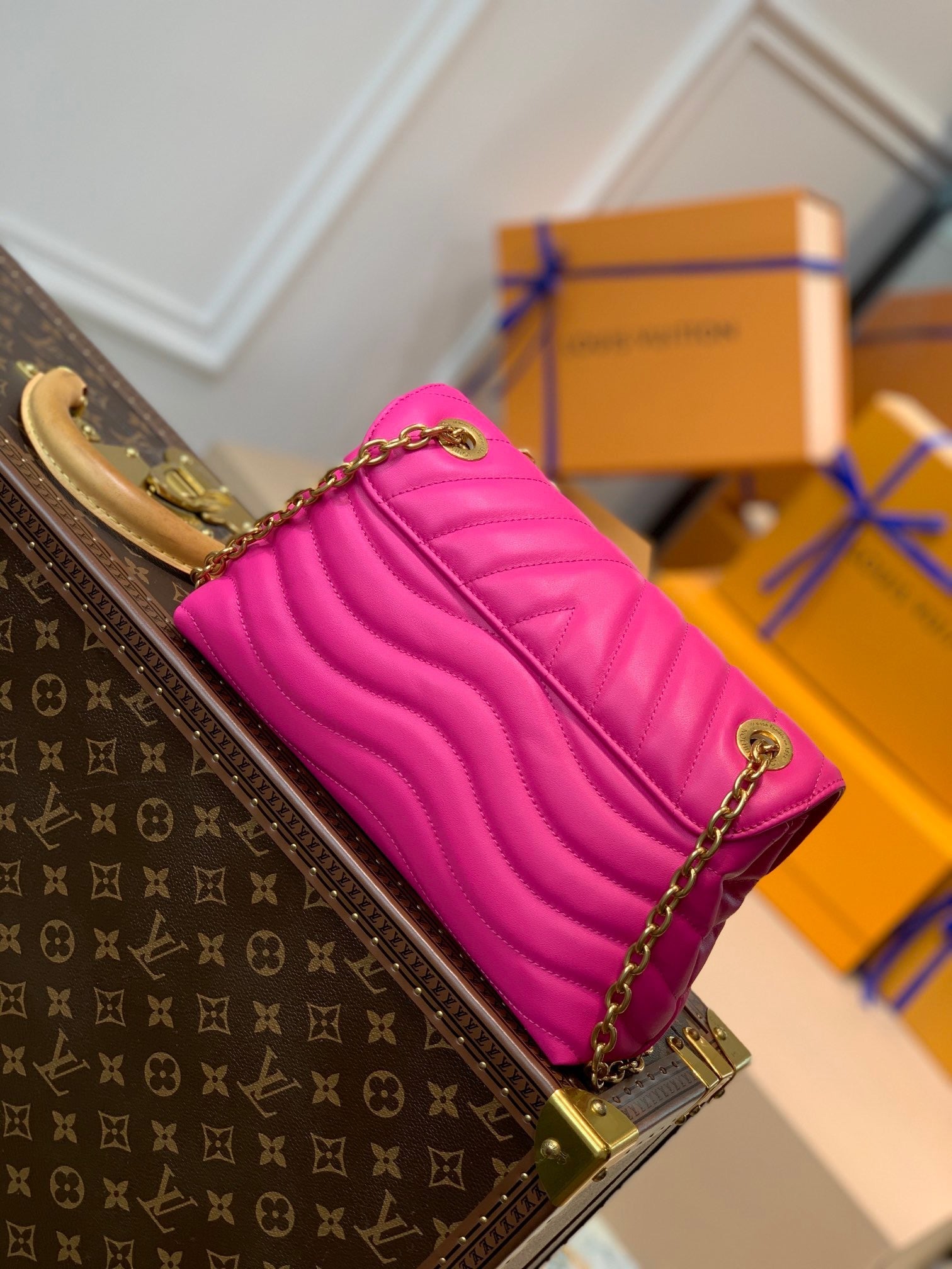 LOU NEW WAVE CHAIN BAG
