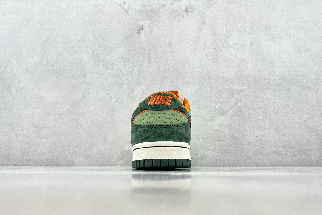 DUNK LOW x OTOMO KATUSHIRO