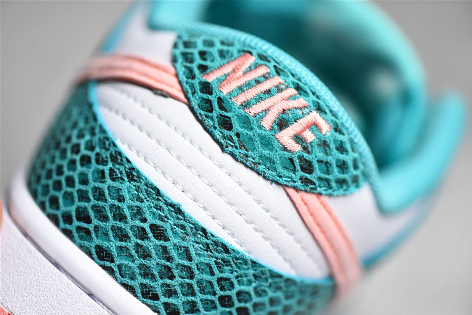 DUNK LOW SNAKESKIN