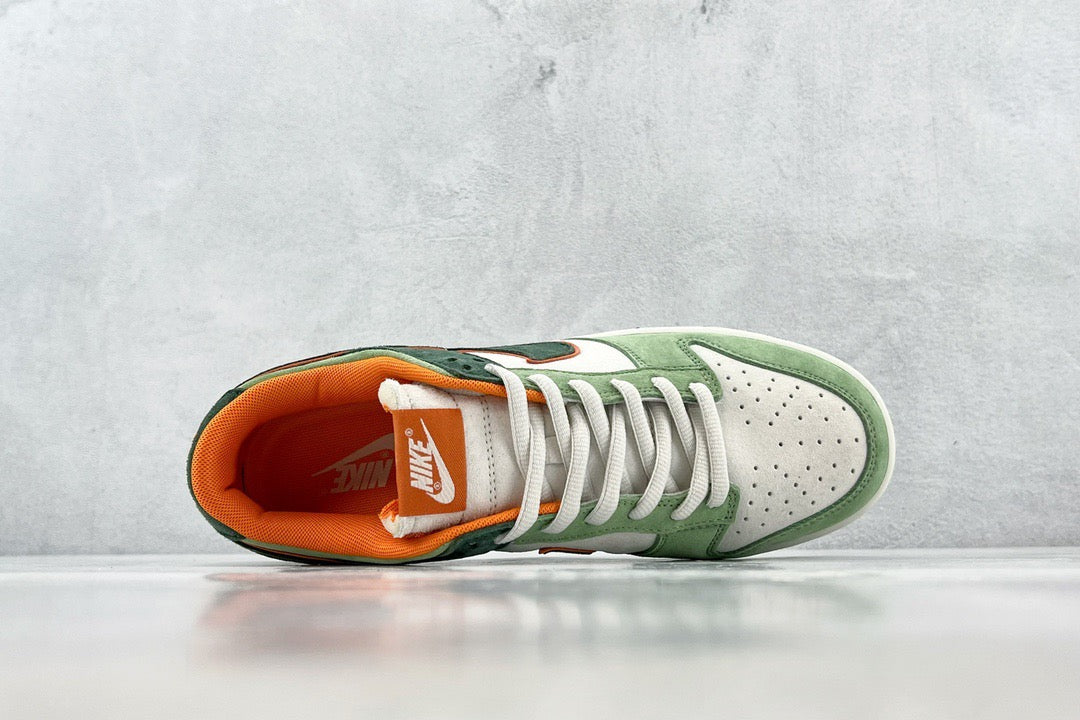 DUNK LOW x OTOMO KATUSHIRO