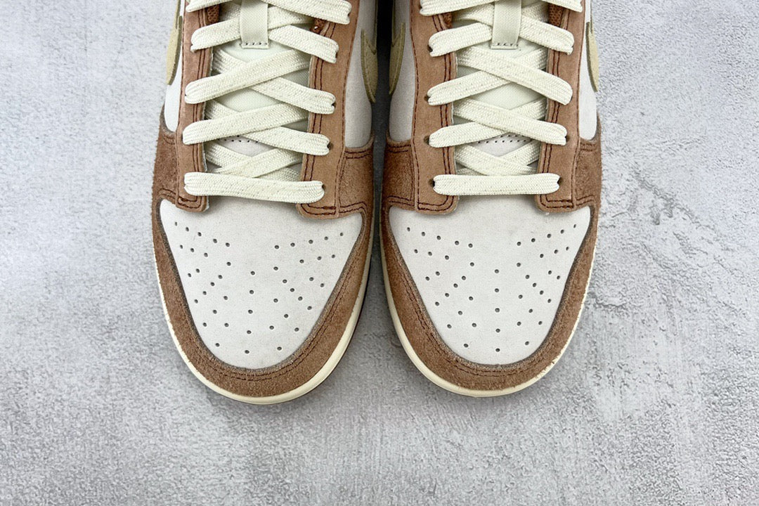 DUNK LOW MEDIUM CURRY