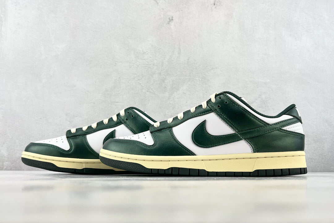 DUNK LOW VINTAGE GREEN