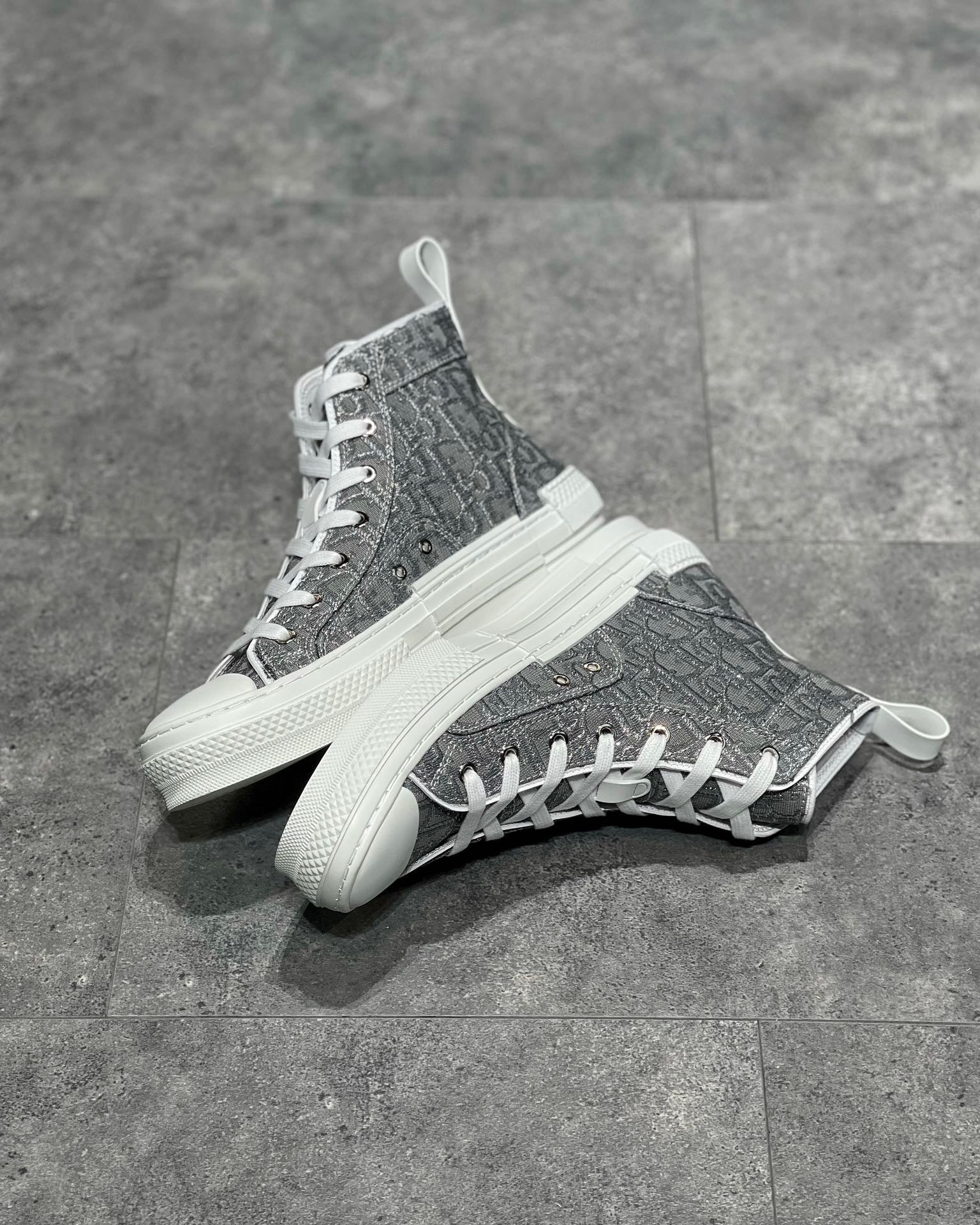 CD B23 SNEAKERS