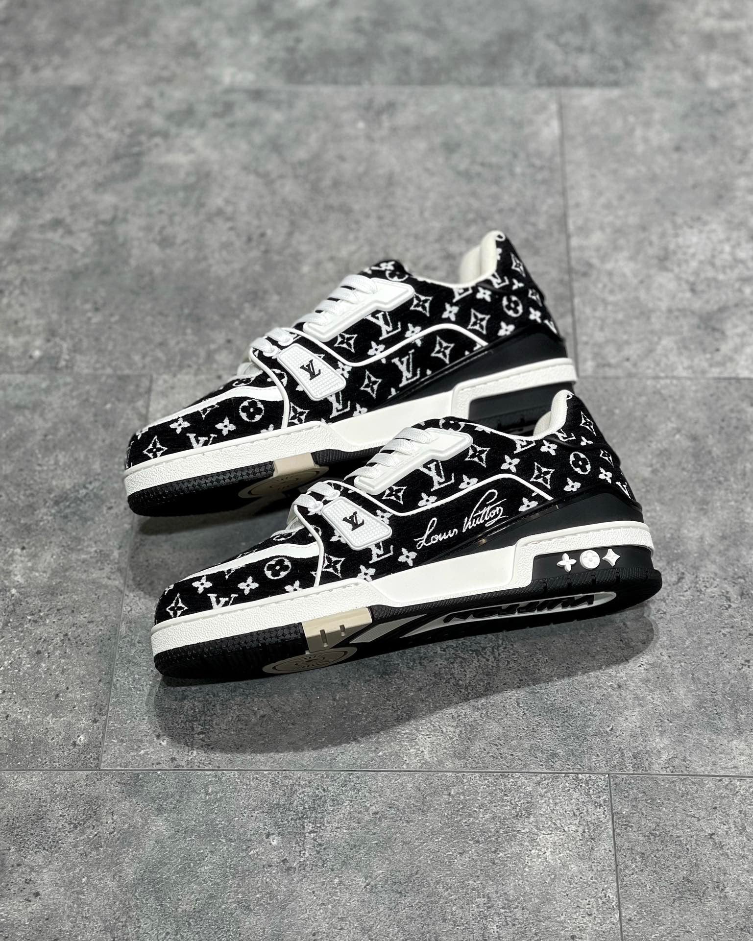 LOU TRAINERS