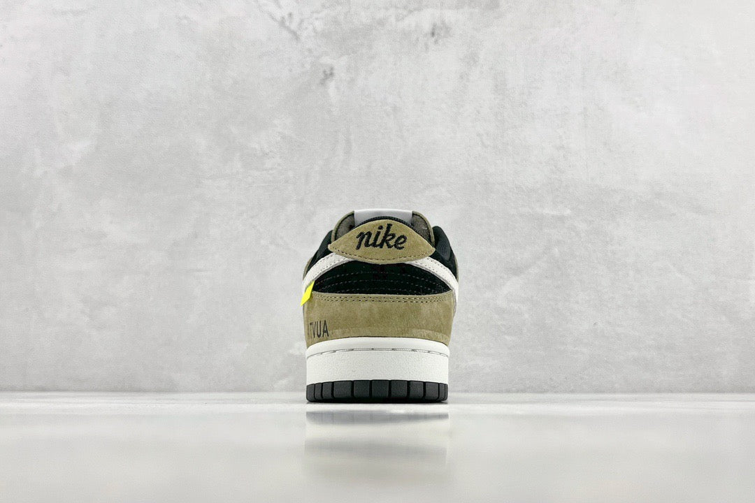 DUNK LOW x OTOMO KATUSHIRO