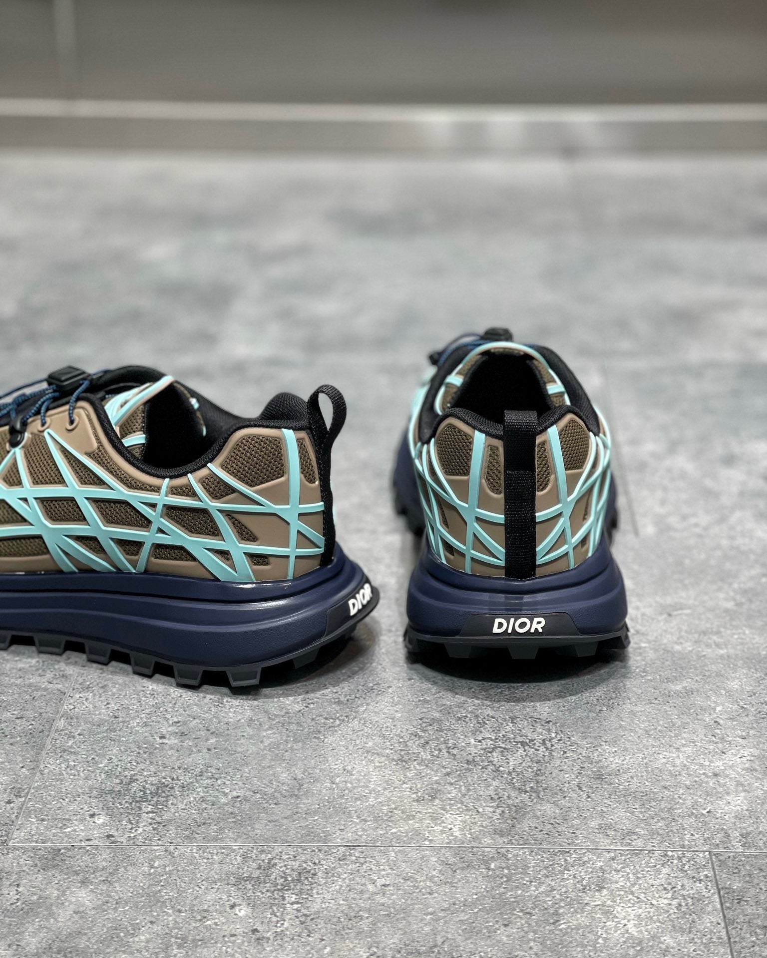 CD B31 TRAINERS