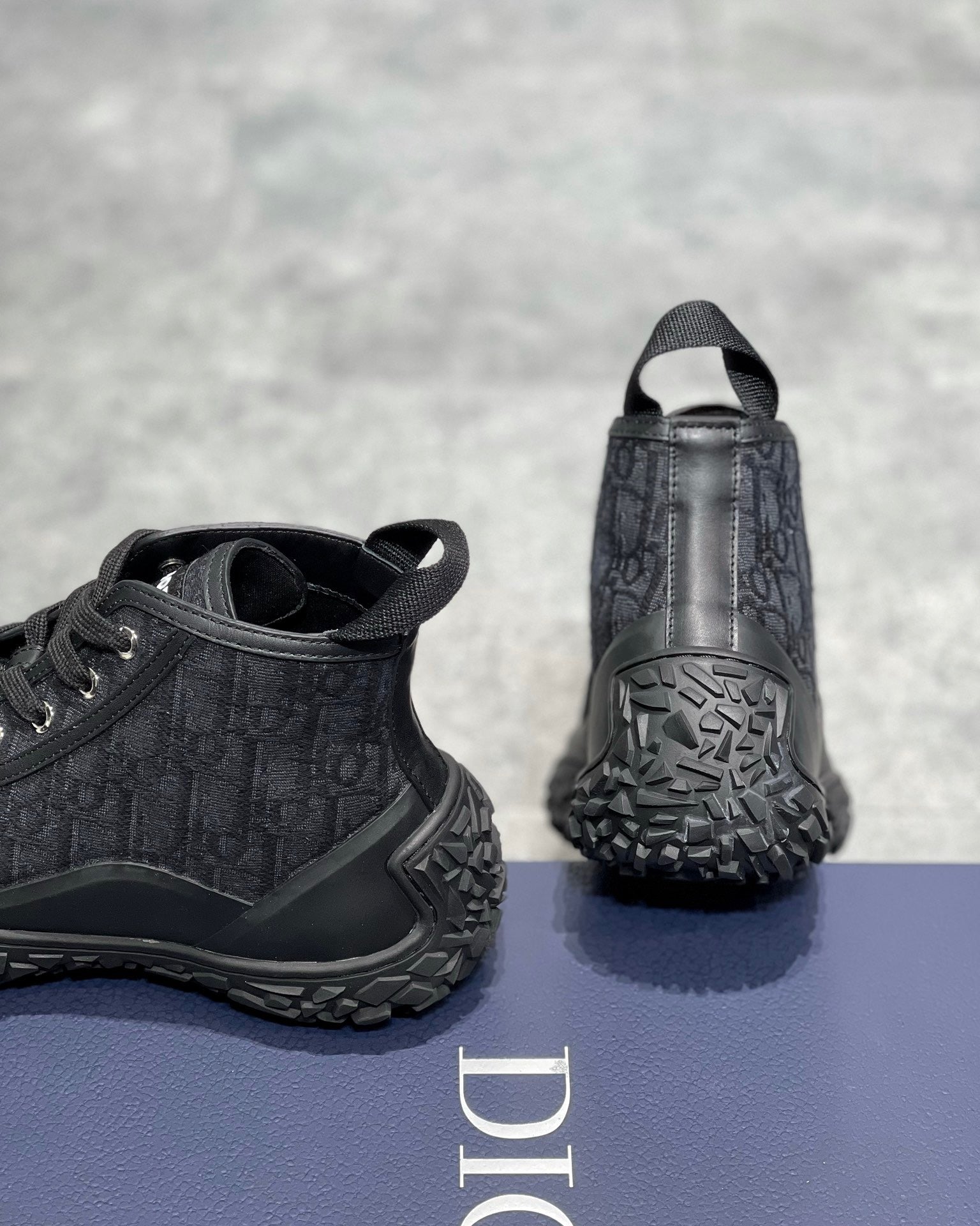 CD B28 SNEAKERS