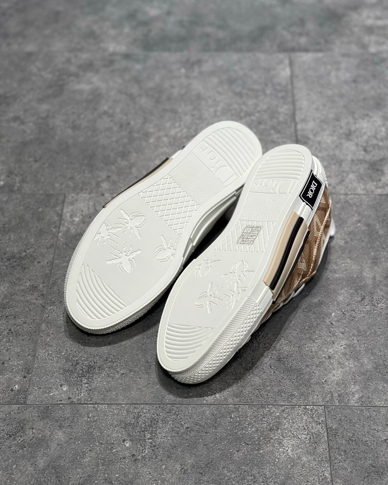 CD B23 SNEAKERS