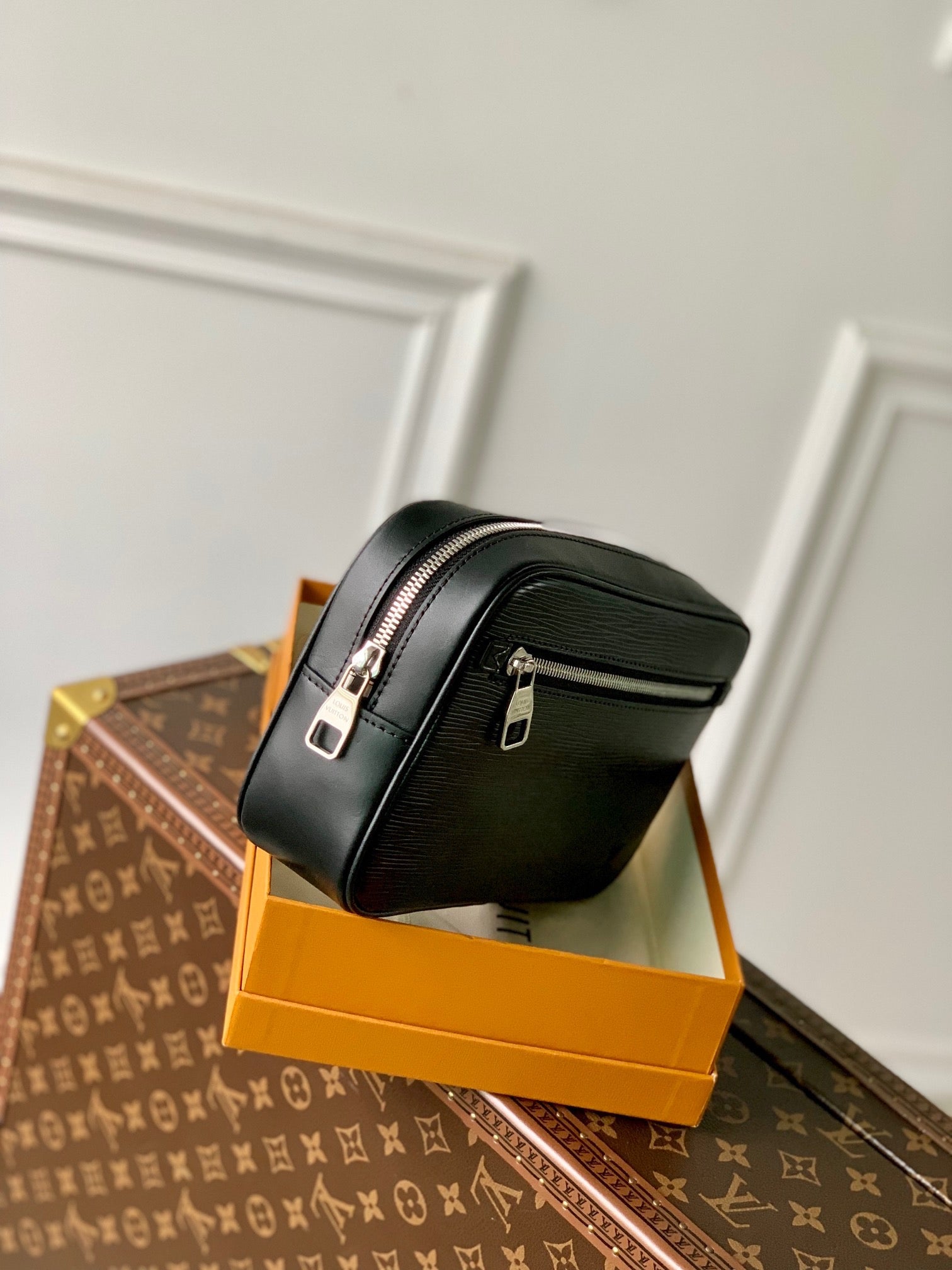 LOU POCHETTE KASAI