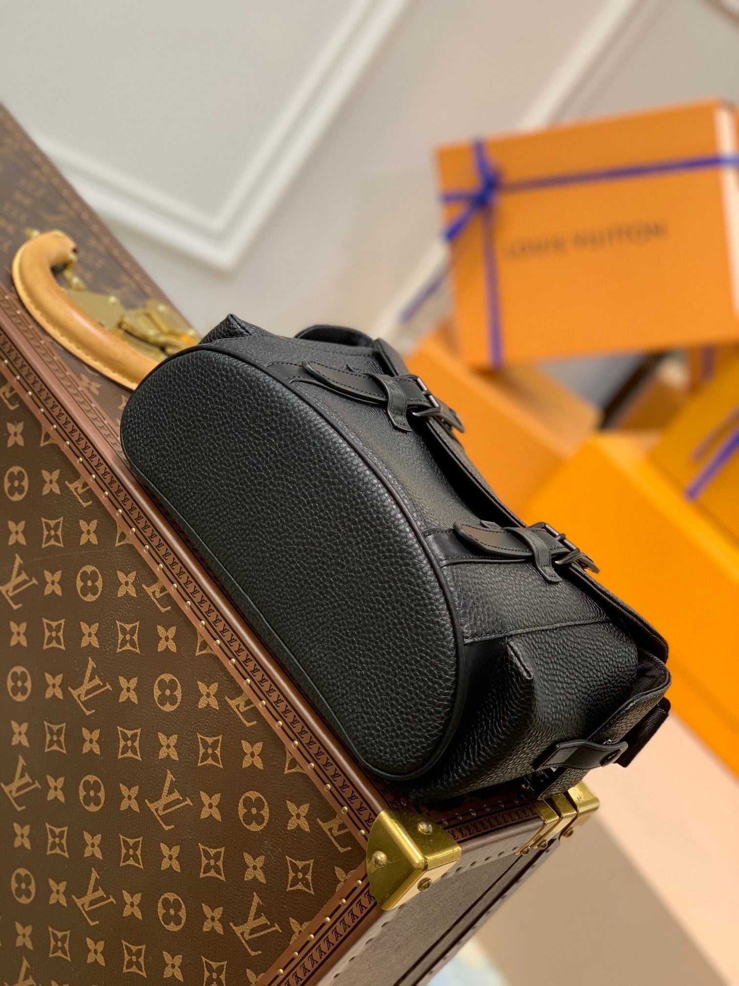 LOU CHRISTOPHER MESSENGER BAG