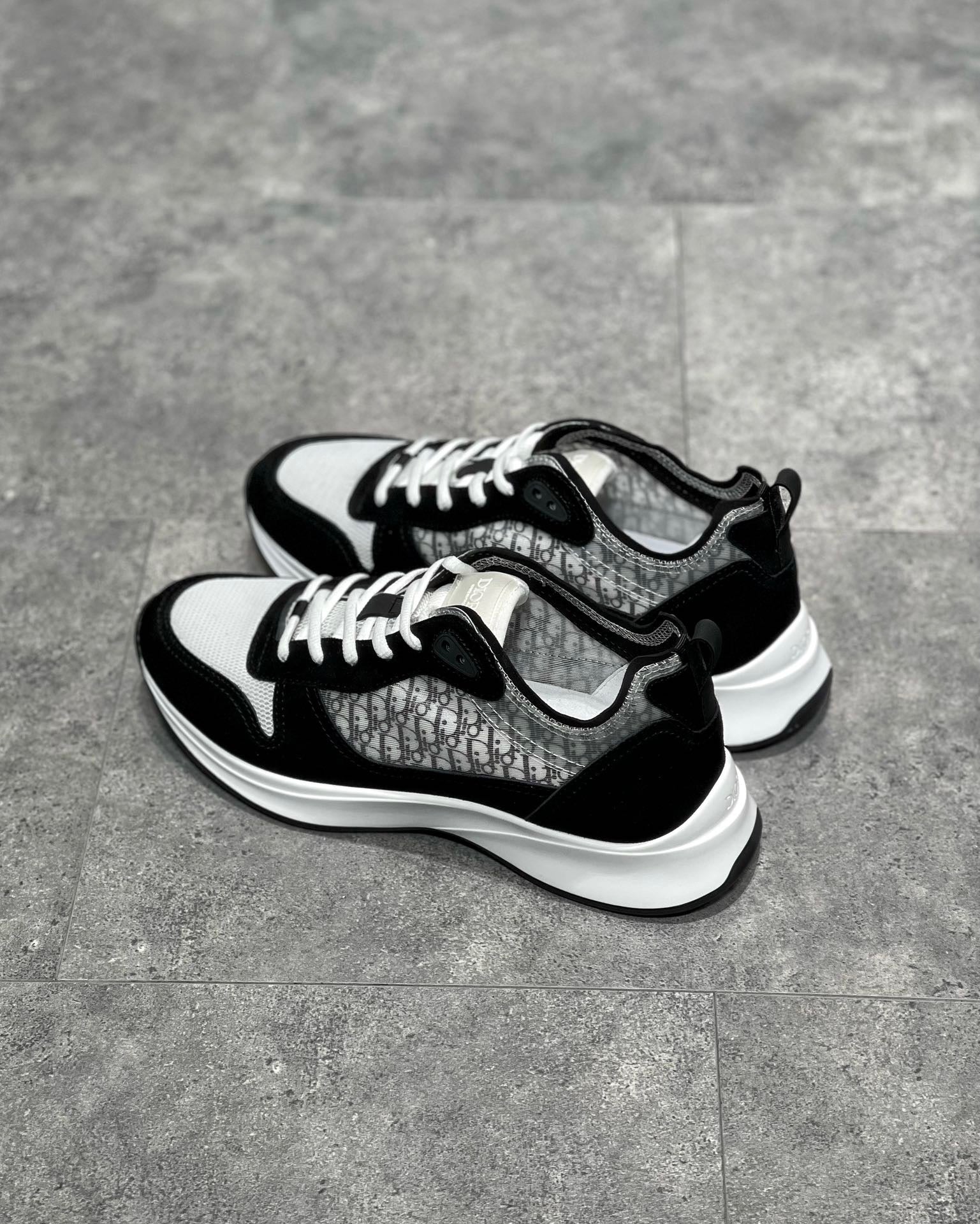 CD B25 SNEAKERS