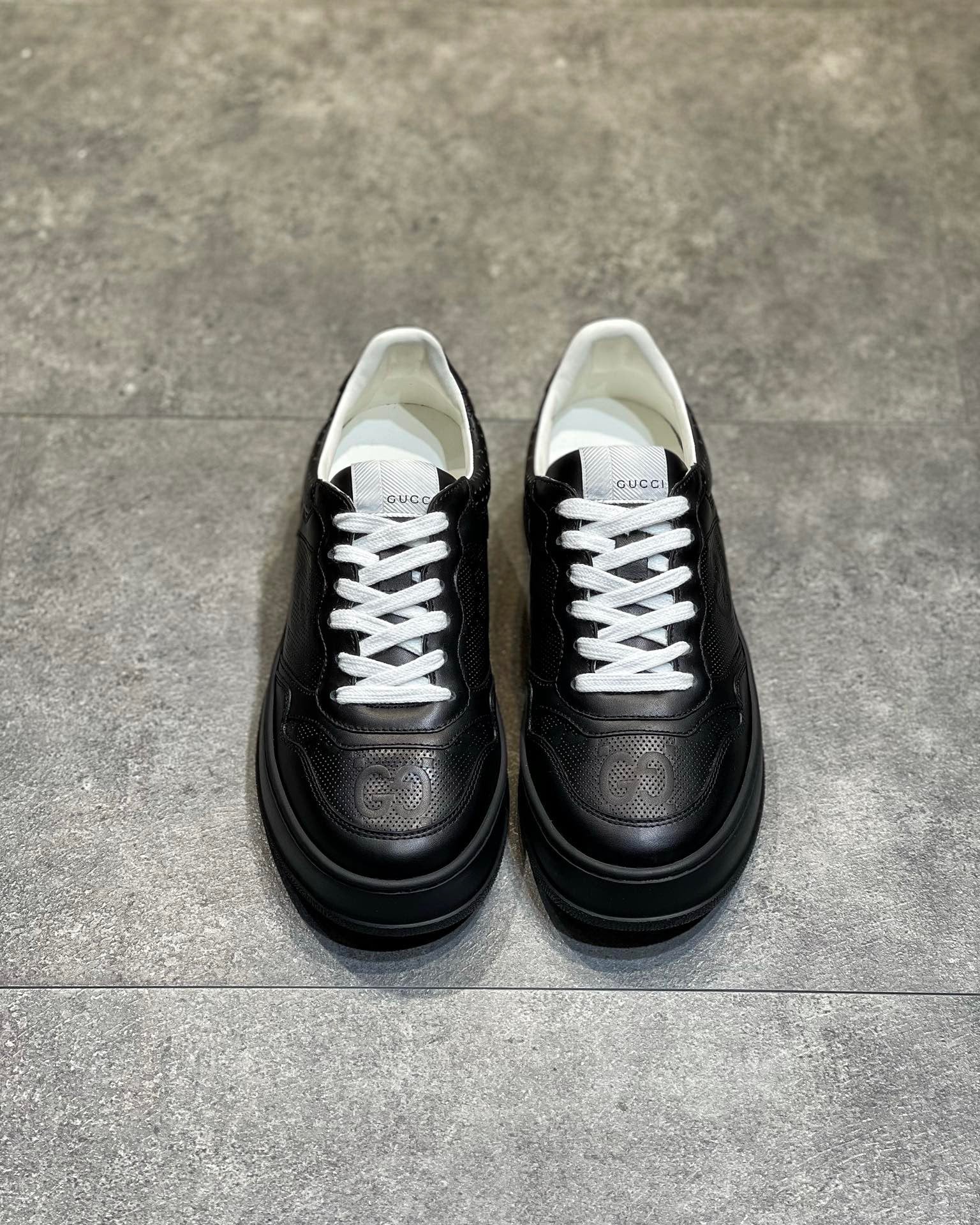 GG EMBOSSED SNEAKER