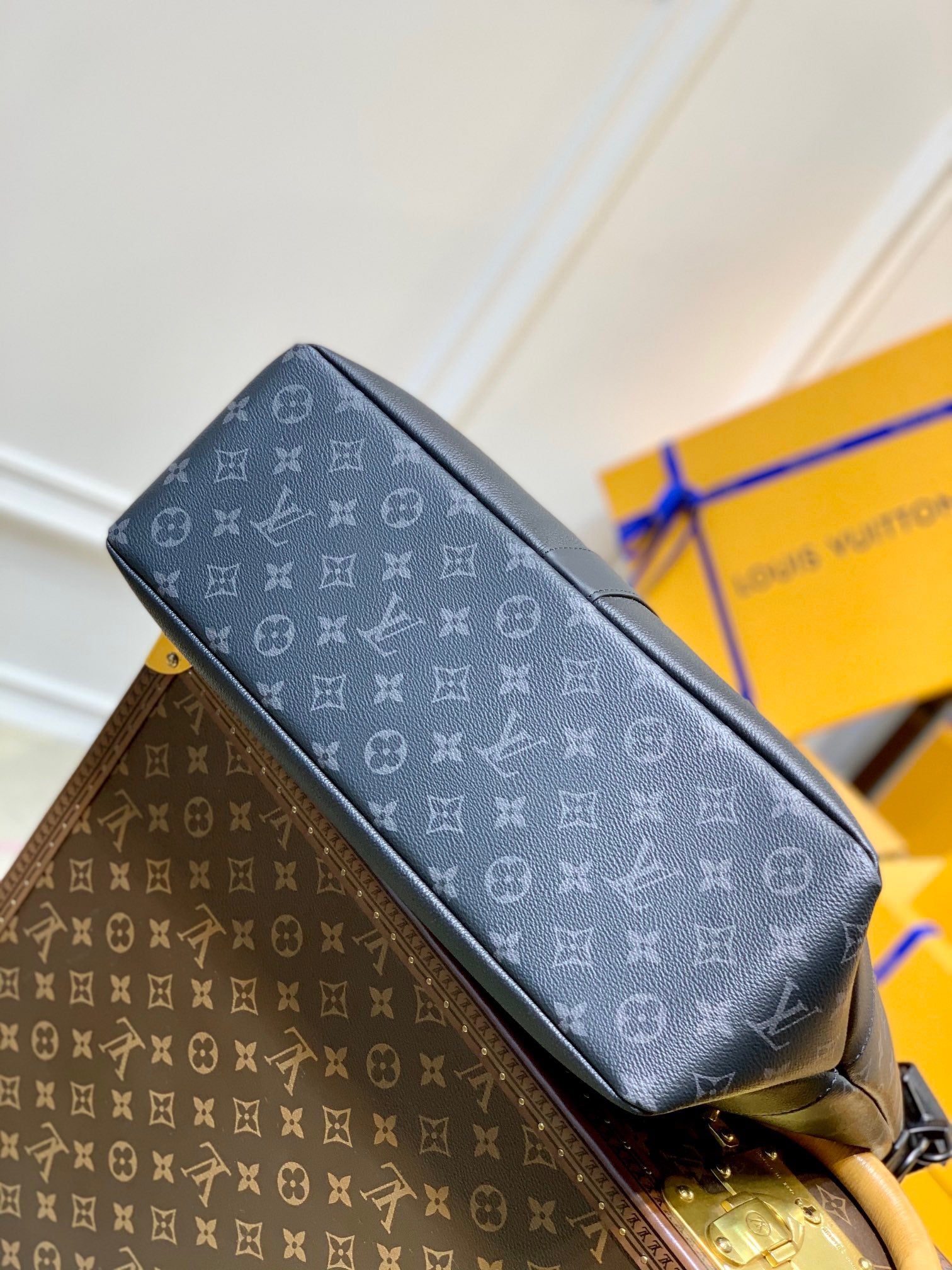 LOU SAUMUR TOTE