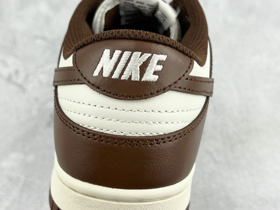 DUNK LOW SURFACES IN BROWN
