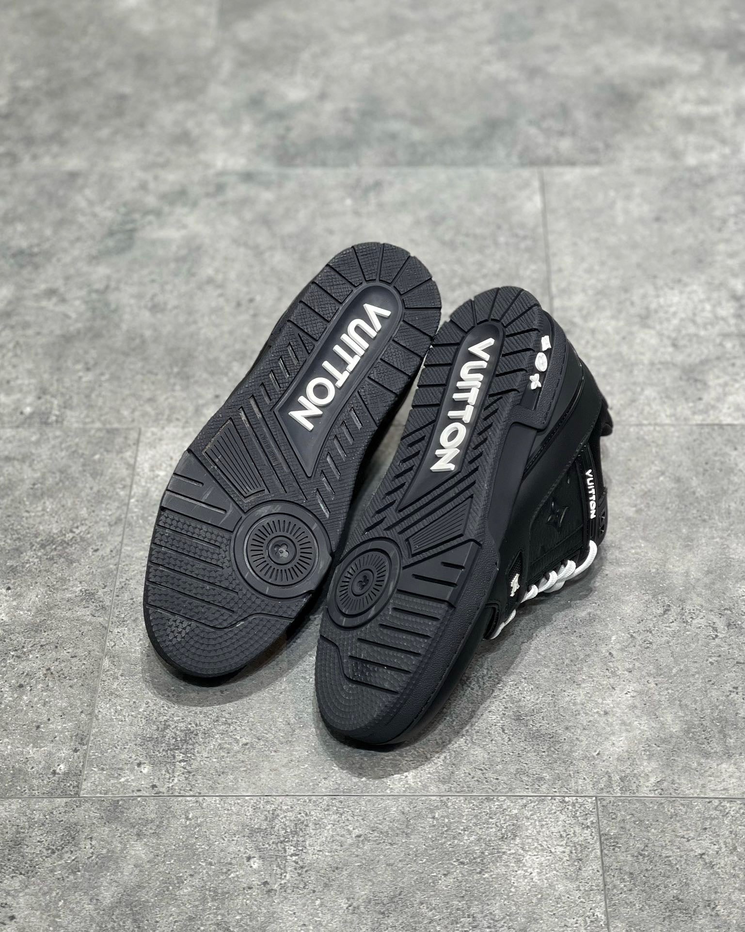 LOU TRAINERS
