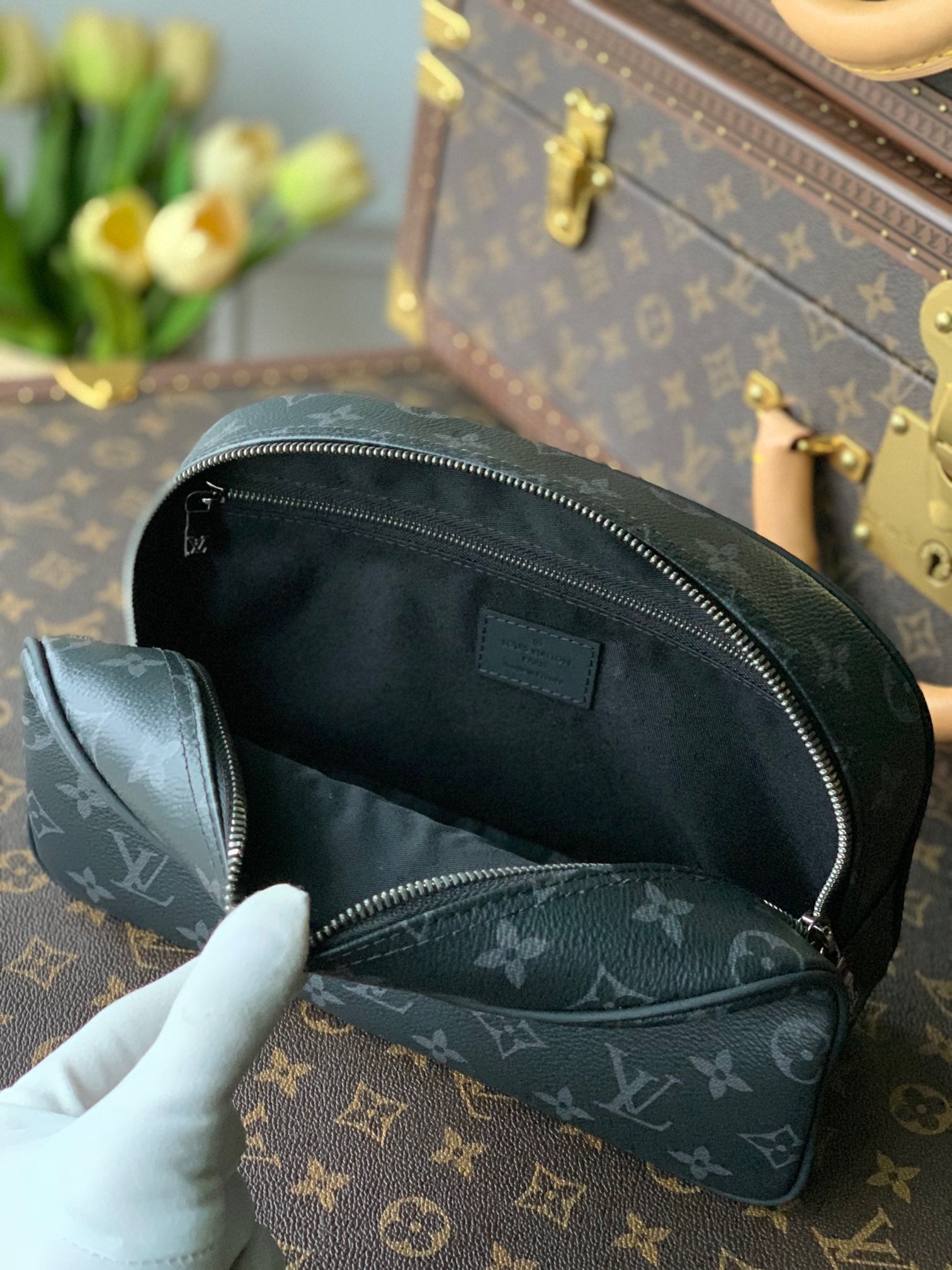 LOU TOILETRY BAG 25
