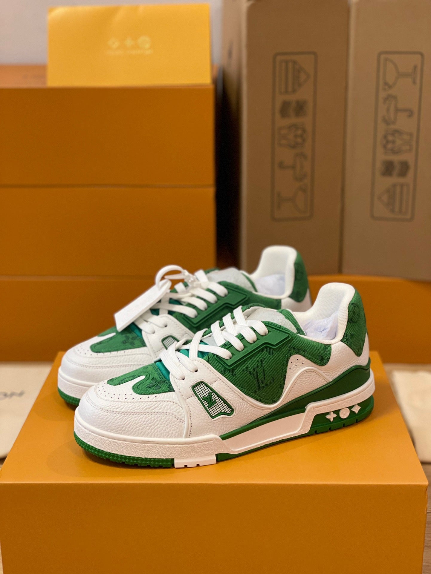 LOU TRAINERS