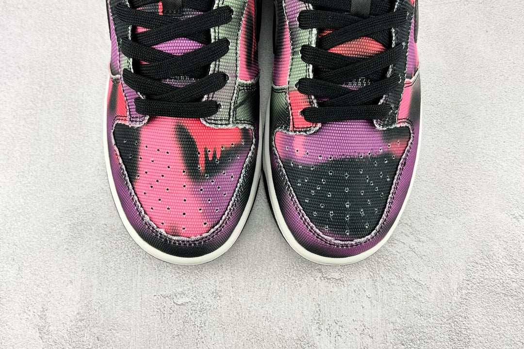 DUNK LOW GRAFFITI
