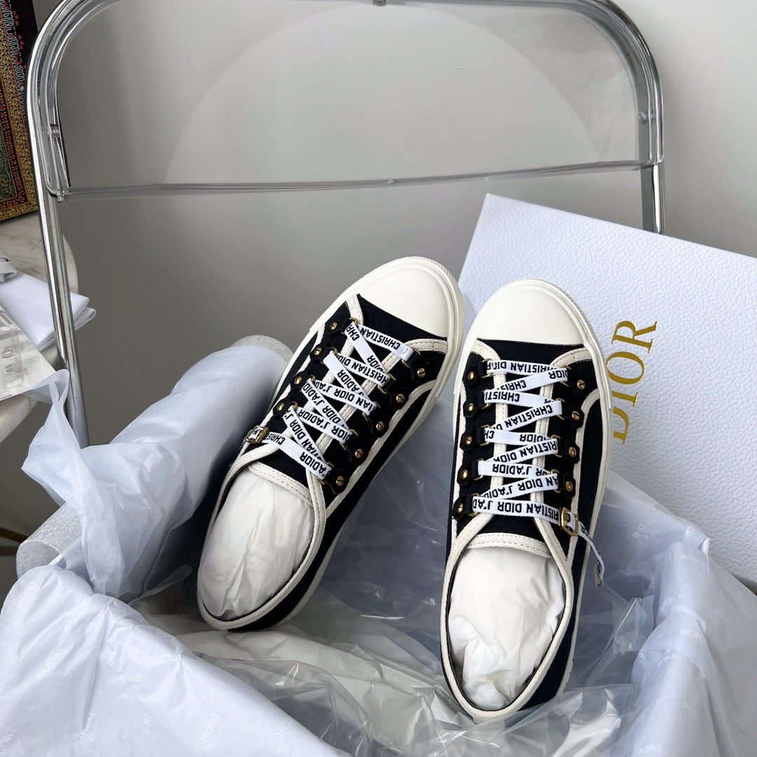 CD WALKN SNEAKER