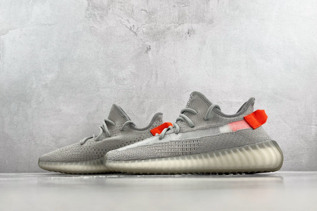 YEEZY BOOST 350 V2