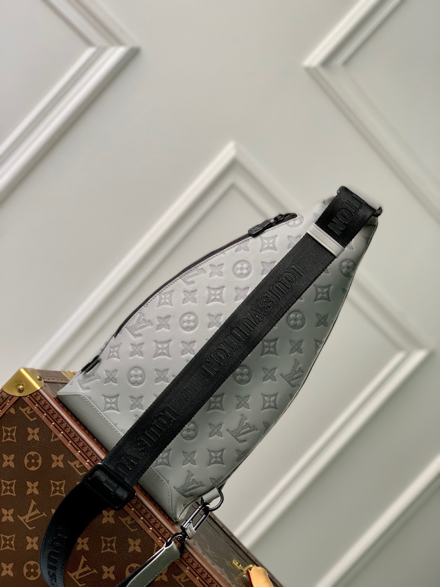 LOU DUO SLING BAG