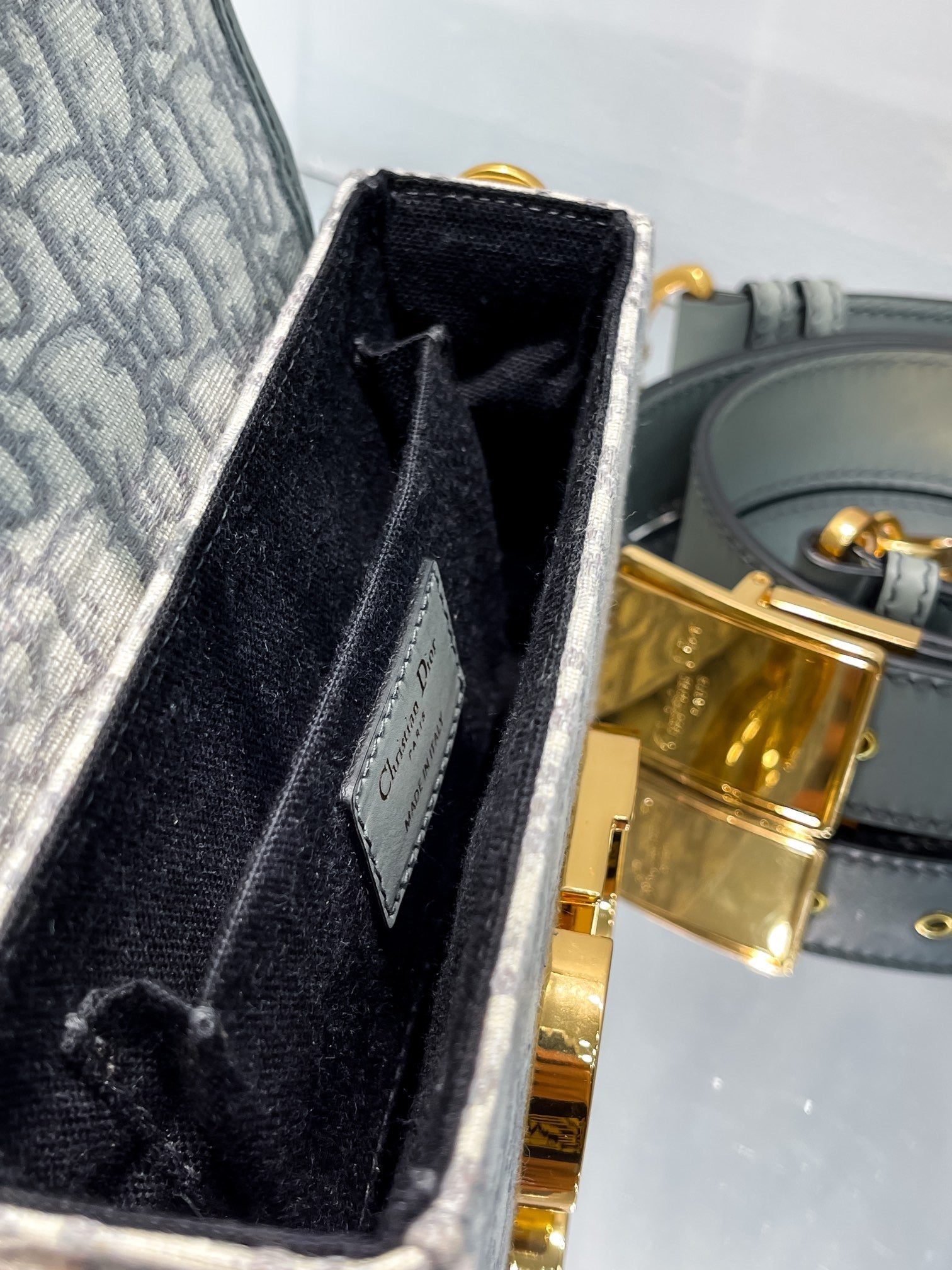 CD 30 MONTAIGNE BOX BAG