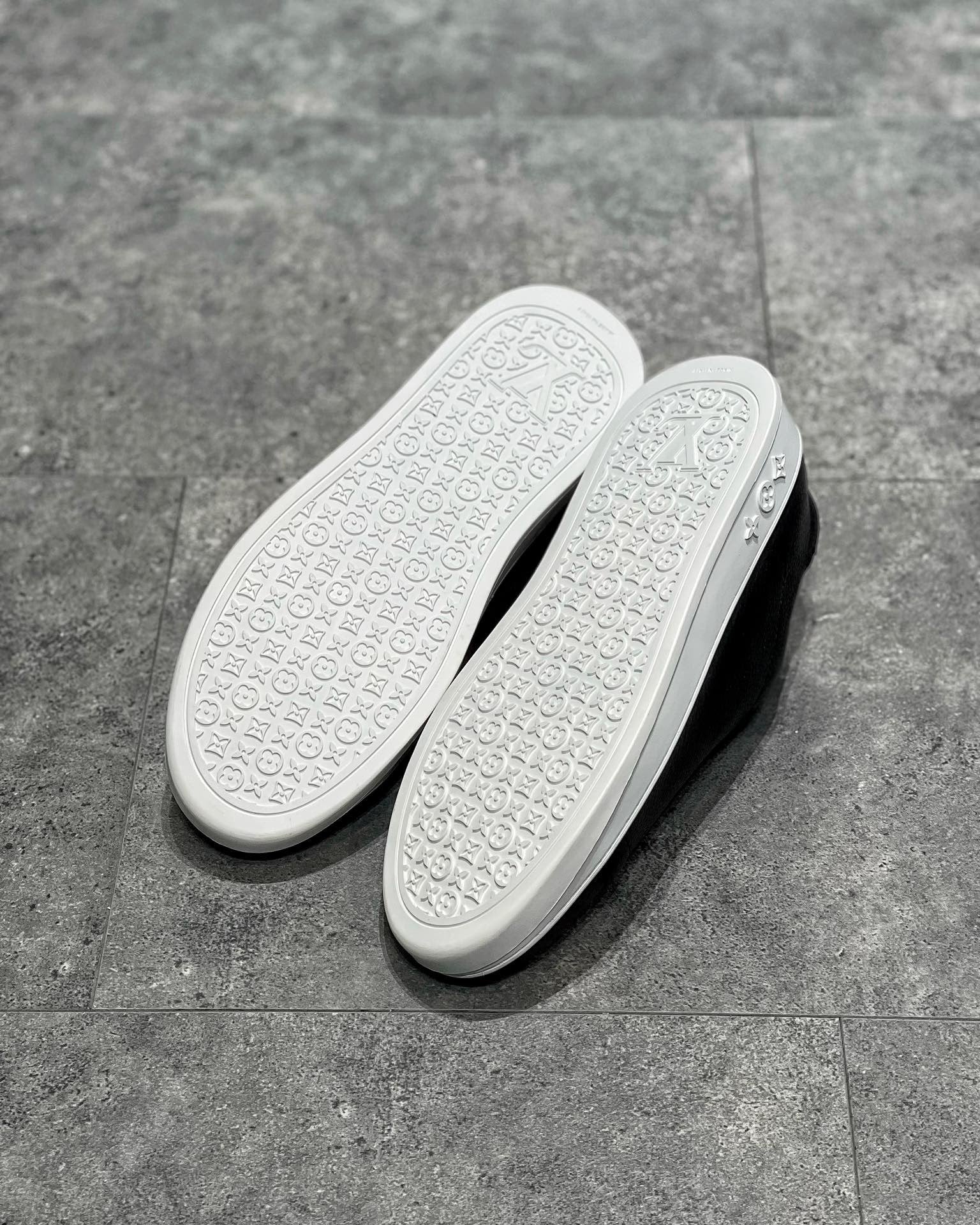 LOU RESORT TRAINERS