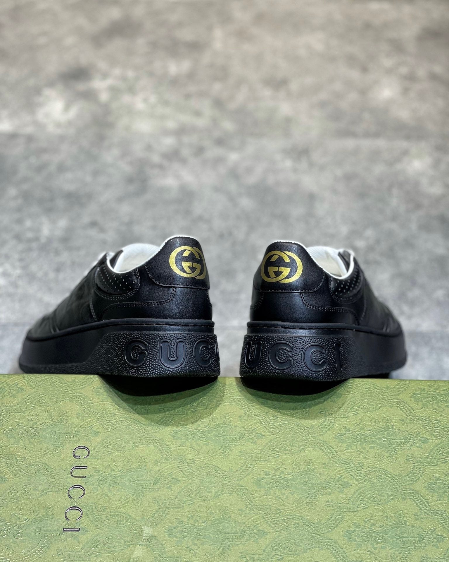 GG EMBOSSED SNEAKER