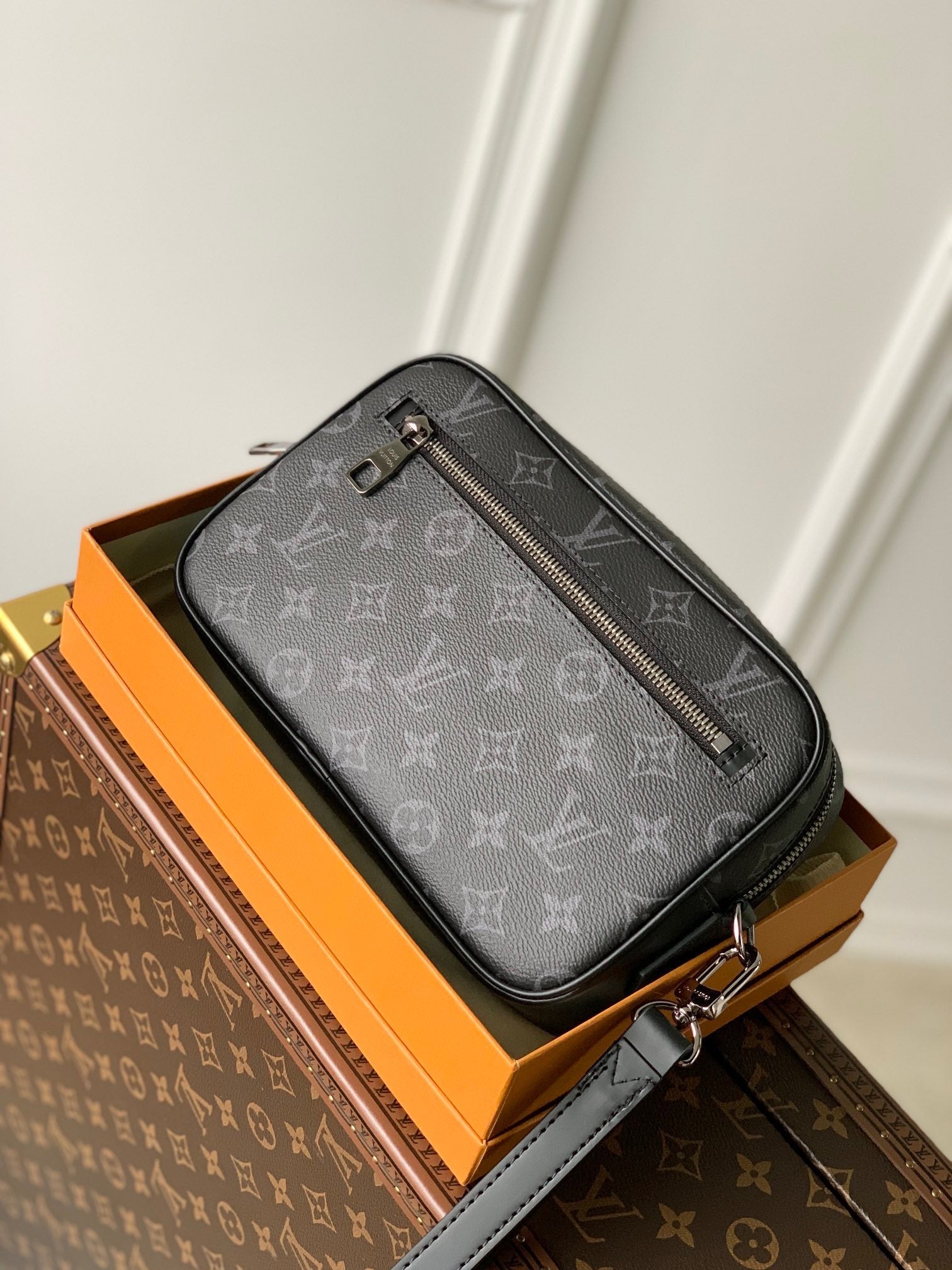 LOU POCHETTE KASAI