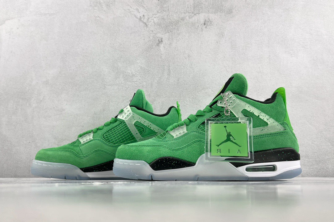 NIKE JORDAN 4
