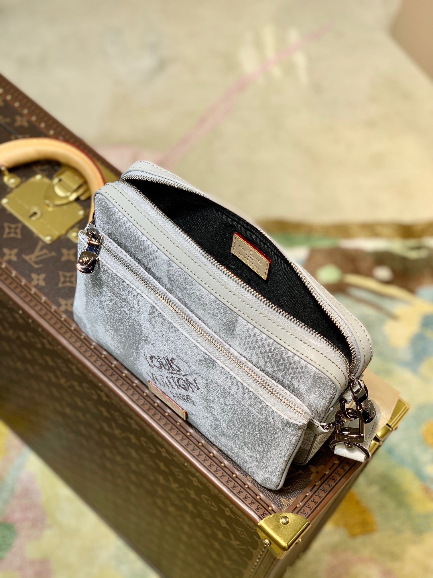 LOU TRIO MESSENGER BAG
