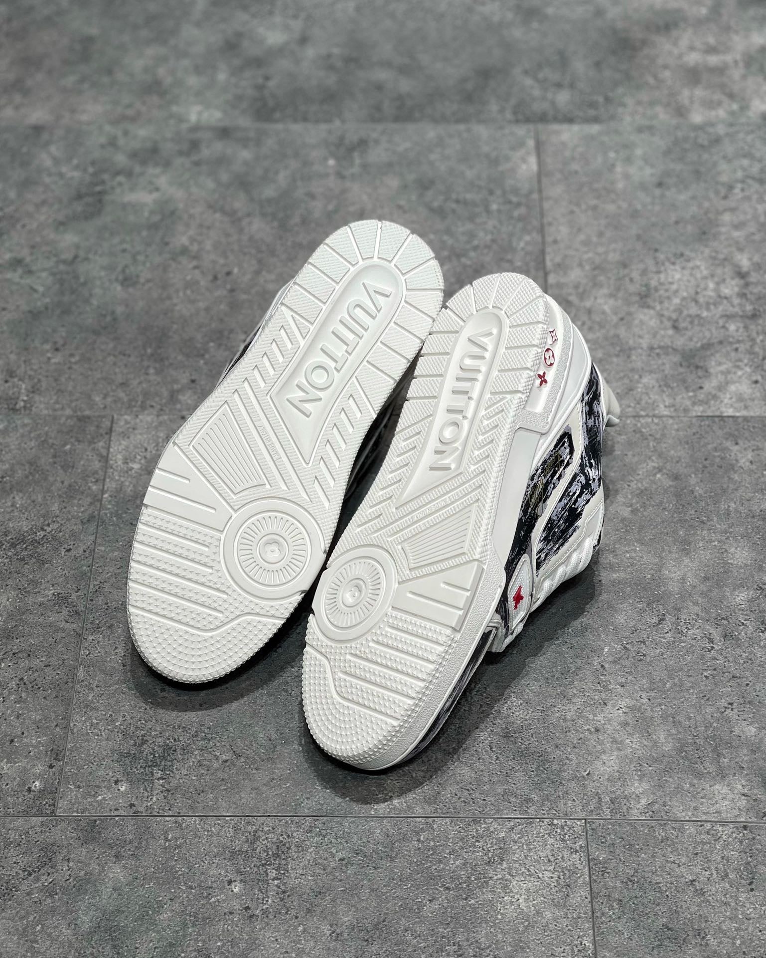LOU TRAINERS