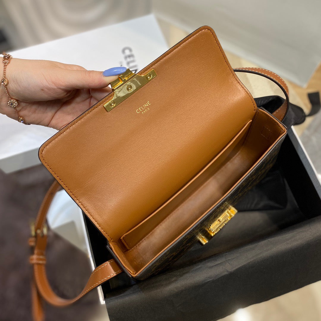 CEL TRIOMPHE SHOULDER BAG