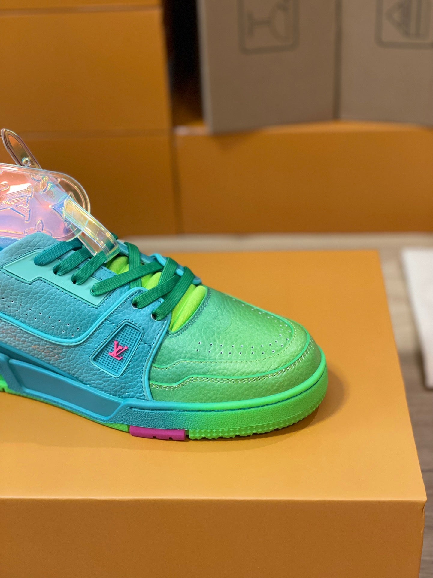 LOU TRAINERS